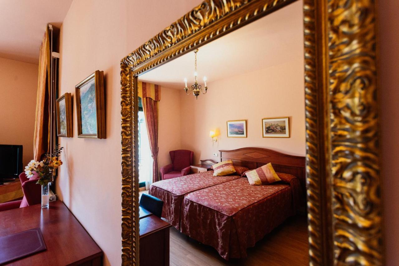 Hotel De Camprodon Esterno foto